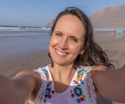 <em><strong> Jessica L.</strong></em>